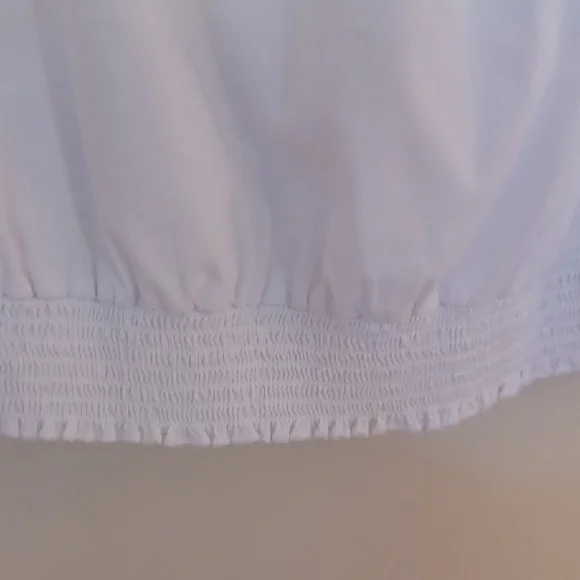 Hollister White Blouse with Pink Floral Embroidery - Picture 4 of 10